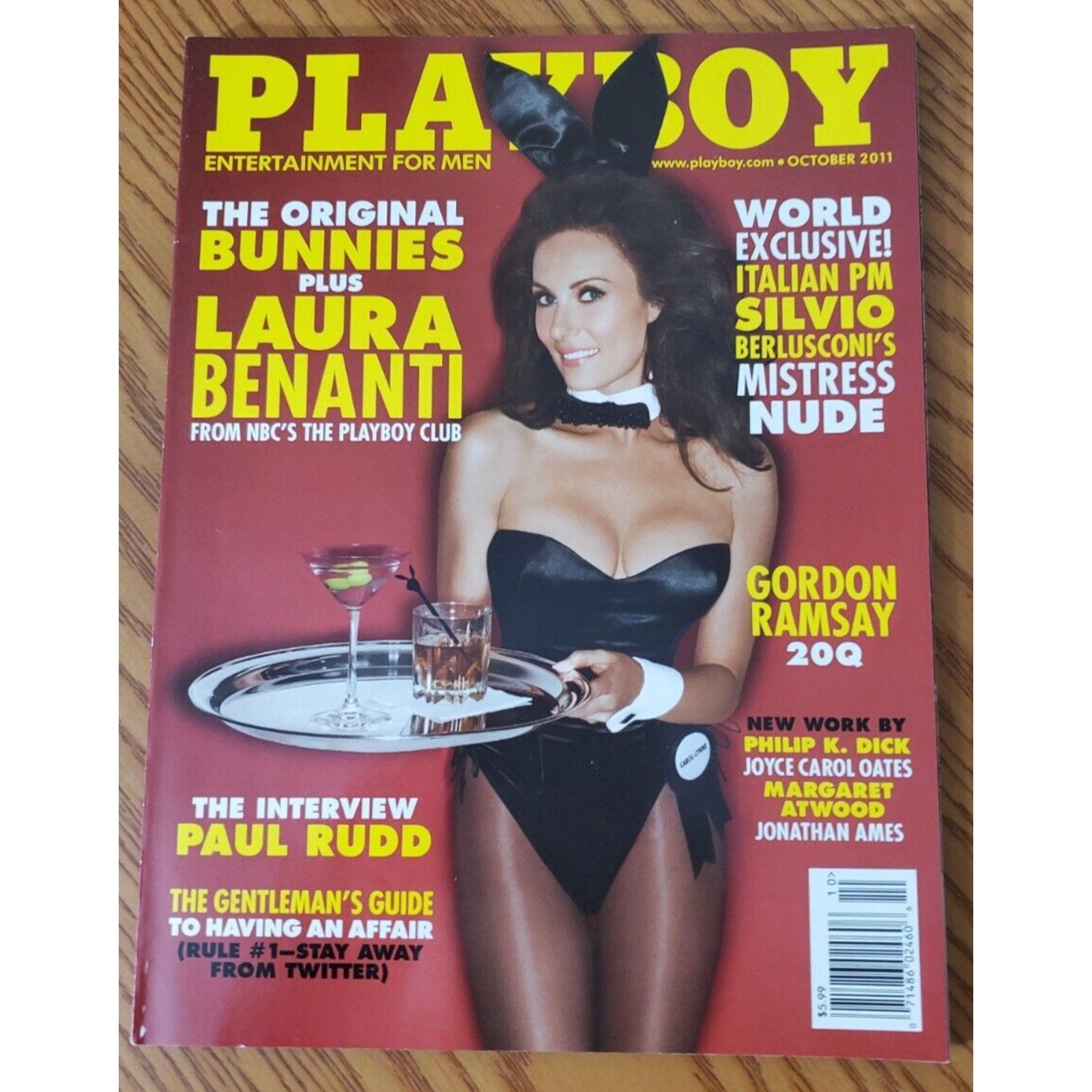 Playboy - October, 2011 THE ORIGINAL BUNNIES (Playmate AMANDA CERNY)