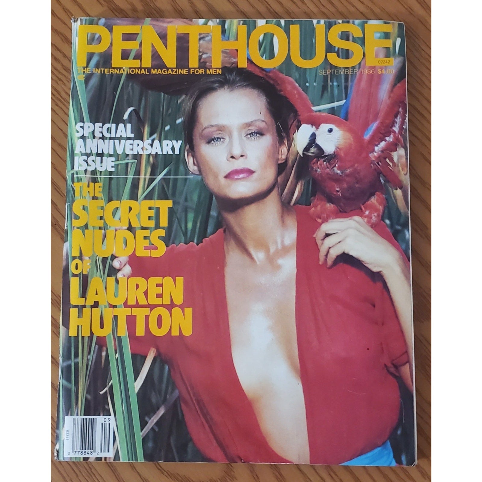 PENTHOUSE - September, 1986 LAUREN HUTTON (Pet GINGER MILLER)